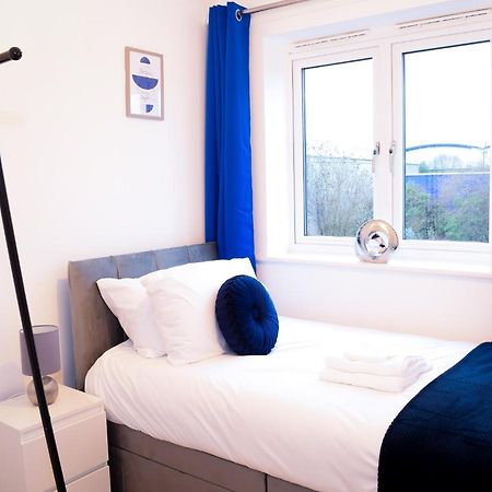 Modern 3 Bed House Daire Wolverhampton Dış mekan fotoğraf